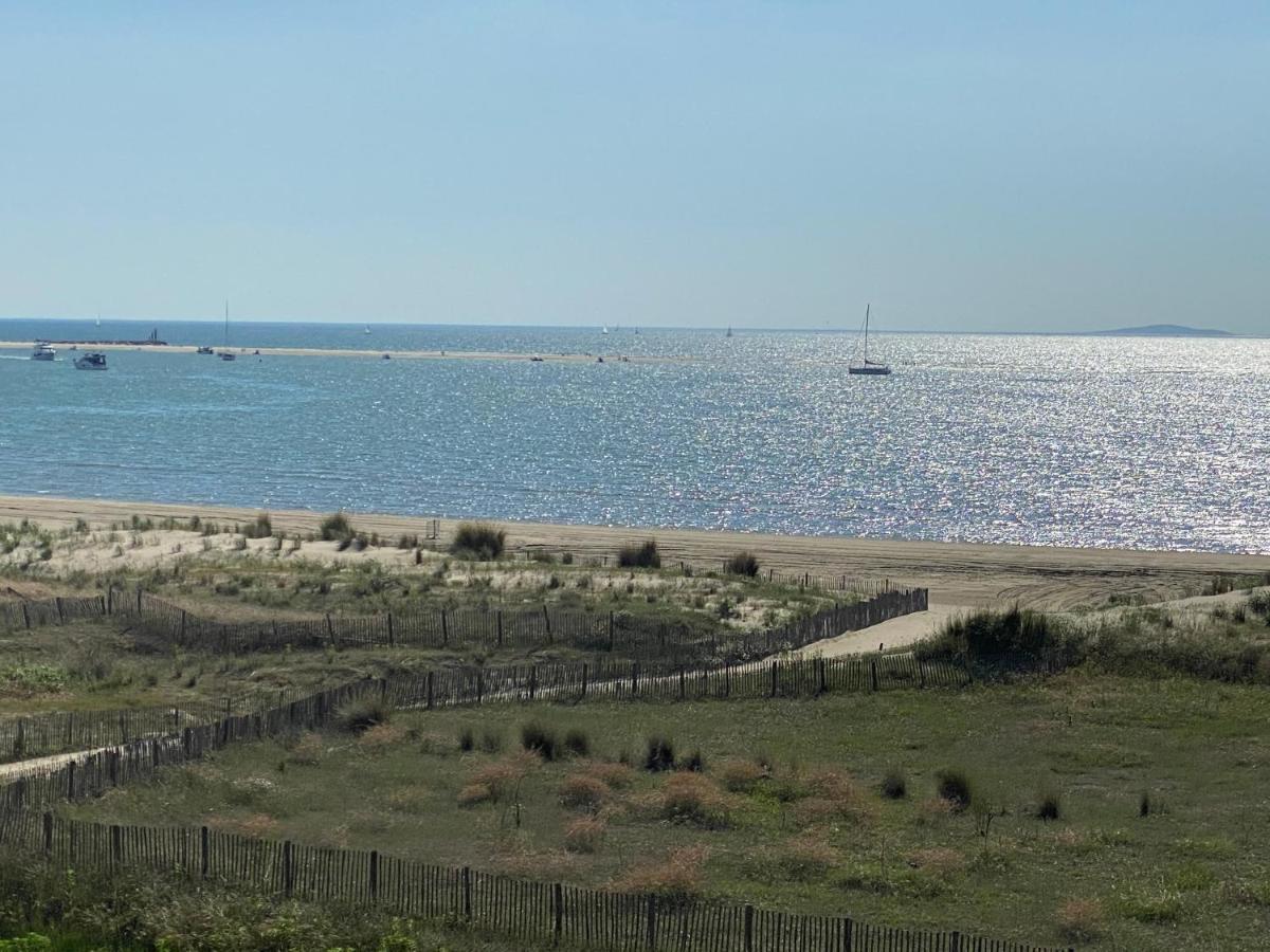 Studio Front De Mer Avec Vue Mer Panoramique ! เลอ โกร-ดู-รัว ภายนอก รูปภาพ