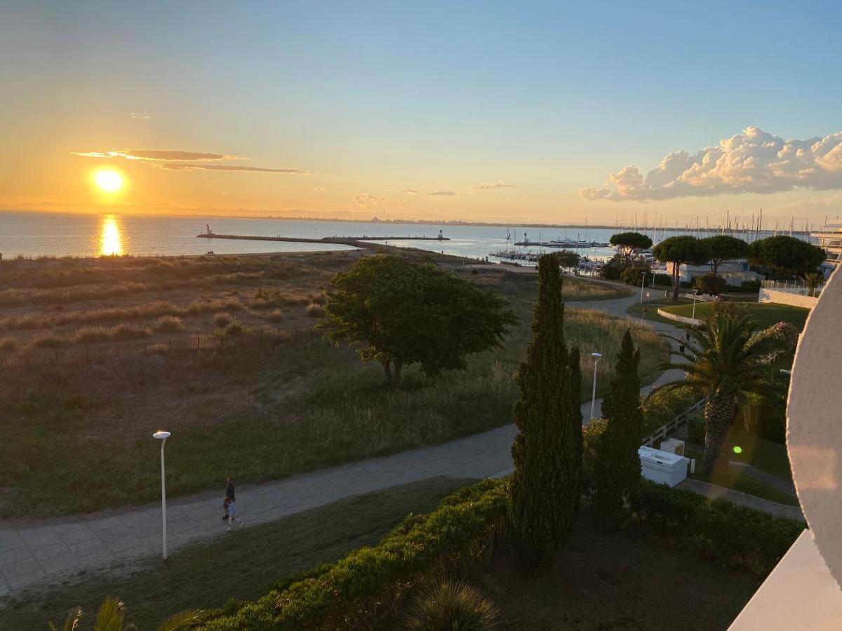 Studio Front De Mer Avec Vue Mer Panoramique ! เลอ โกร-ดู-รัว ภายนอก รูปภาพ